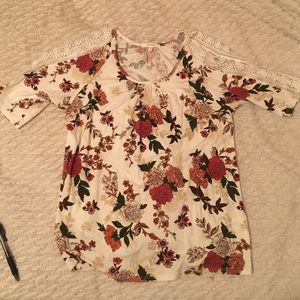 FLORAL COLD SHOULDER TOP